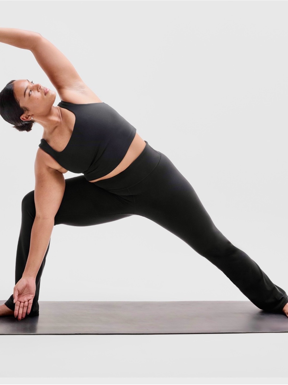 Athleta Black Elation Straight Leg 2.0 Pants. Size Small petite